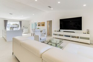 House (3 Bedrooms) | Interior - 3 Mi to Beach: Pet-friendly Home in Port Charlotte (Port Charlotte)