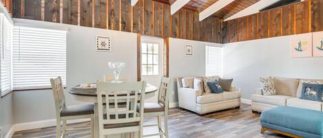 Casa (2 Bedrooms) | Interior