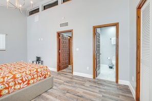 Interior - Fishing Paradise: Lake Poinsett Home w/ Deck! (Cocoa)