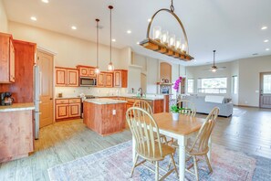 House (4 Bedrooms) | Interior