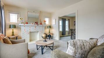 Apartment (3 Bedrooms) | Front of property