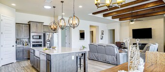 Private Hot Tub + Putting Green: El Paso Getaway!