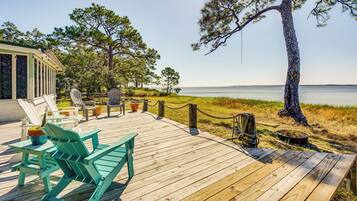 Cottage (2 Bedrooms) | Front of property