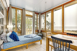 Cottage (2 Bedrooms) | Interior