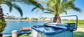 2 Mi to Beach: Canal-front Home in Hernando Beach