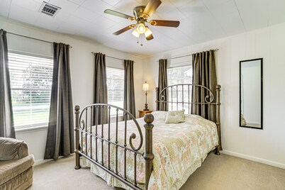 Boat & Swim: Lakefront Toledo Bend Retreat!