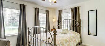 Boat & Swim: Lakefront Toledo Bend Retreat!