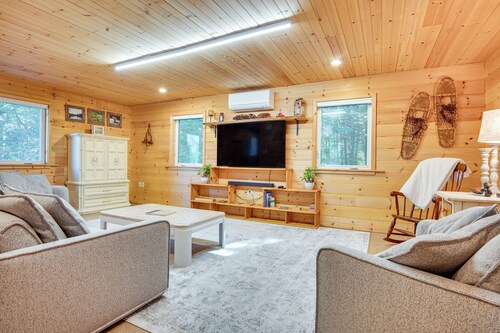 Hiking & Snowmobile Trails On-site: Alton Retreat!