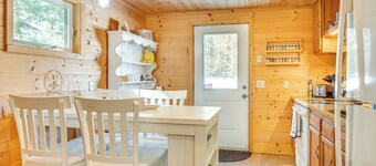 Hiking & Snowmobile Trails On-site: Alton Retreat!