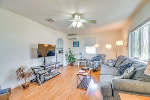 House (2 Bedrooms) | Interior