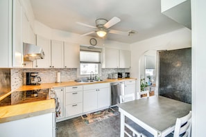 House (2 Bedrooms) | Interior