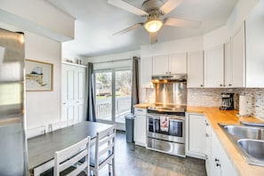 House (2 Bedrooms) | Interior
