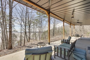 Interior - Swim, Boat & Fish: Waterloo Retreat w/ Views! (Waterloo)