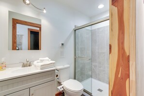Interior - Swim, Boat & Fish: Waterloo Retreat w/ Views! (Waterloo)