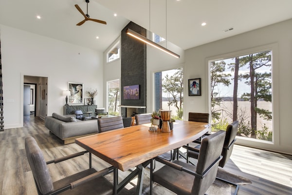 Private Dock & River Views: Modern Gem In Waterloo - Cherokee, AL