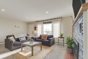 Apartment (2 Bedrooms) | Front of property