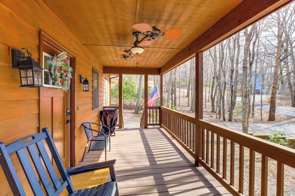Deer River Retreat: Cabin Feel w/ Modern Touches - Sparta, NC
