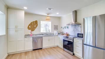 Cottage (2 Bedrooms) | Interior