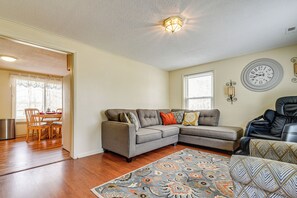 House (3 Bedrooms) | Interior