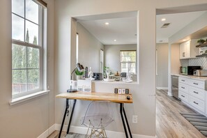 Apartment (0 Bedroom) | Interior
