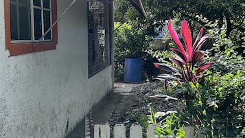 House, 3 Bedrooms, Smoking, Patio | Garden