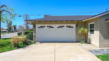 House | 4 bedrooms, Internet