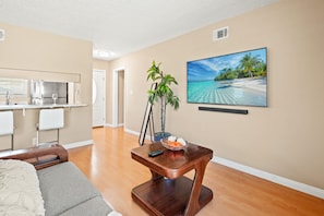 4 bedrooms, Internet - Cozy Getaway Bright Clean Fully Equipped (Upland)