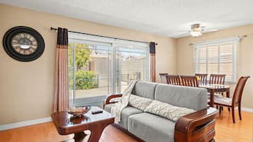 Rumah | 4 kamar tidur dan internet