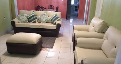 Room in House - Charming Kingston Room for Rent - Private Entrance & Full Access