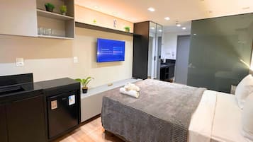 Sviitti | 1 makuuhuone, työpöytä, kannettavalle tietokoneelle sopiva työtila