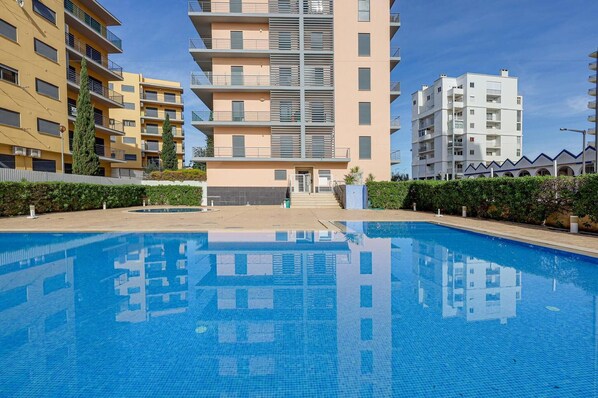 Appartement, 2 chambres, accessible aux personnes à mobilité réduite, piscine privée | Piscine | Piscine extérieure