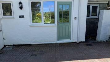 Cottage | Exterior detail