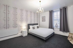 2 bedrooms, iron/ironing board, travel cot, WiFi - Host & Stay | Queen Street Apartment (Amble)