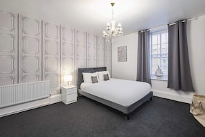 2 bedrooms, iron/ironing board, travel cot, WiFi - Host & Stay | Queen Street Apartment (Amble)