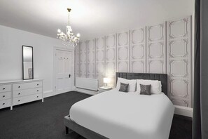 2 bedrooms, iron/ironing board, travel cot, WiFi