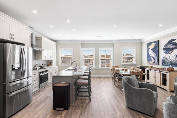 Microondas, lavavajillas, cafetera/tetera