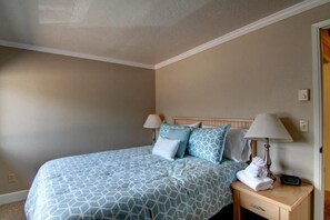 1 bedroom, desk, iron/ironing board, free WiFi