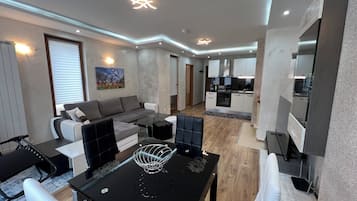 Apartment, 1 Bedroom, Accessible, Smoking | Ruang tamu