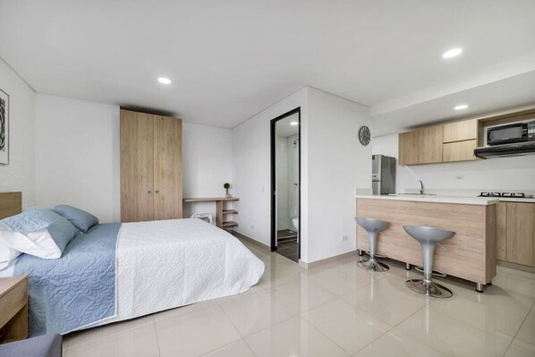 1 Schlafzimmer, Schreibtisch, Bügeleisen/Bügelbrett, Reisekinderbett