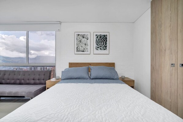 1 soveværelse, skrivebord, strygejern/strygebræt, weekendseng