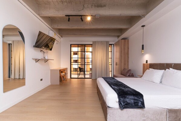 1 bedroom, desk, iron/ironing board, free WiFi