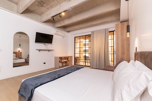 1 bedroom, desk, iron/ironing board, free WiFi