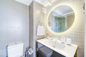 Shower, hair dryer - Rose Harmony - AC & Views (Providencia)