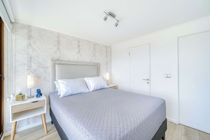 1 habitación, tabla de planchar con plancha, wifi y ropa de cama 