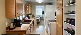 Scandia North Cabin - Close to Beach & Downtown!