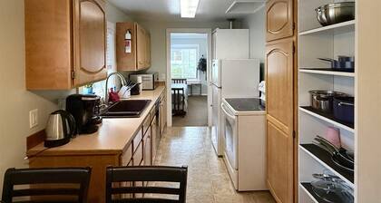 Scandia North Cabin - Close to Beach & Downtown!