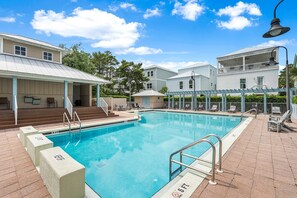 Pool - 0.3 Miles From the Beach! Golf Cart! 3 Adult Bikes! (Santa Rosa Beach)