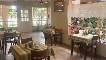 Desayuno continental incluido todos los días