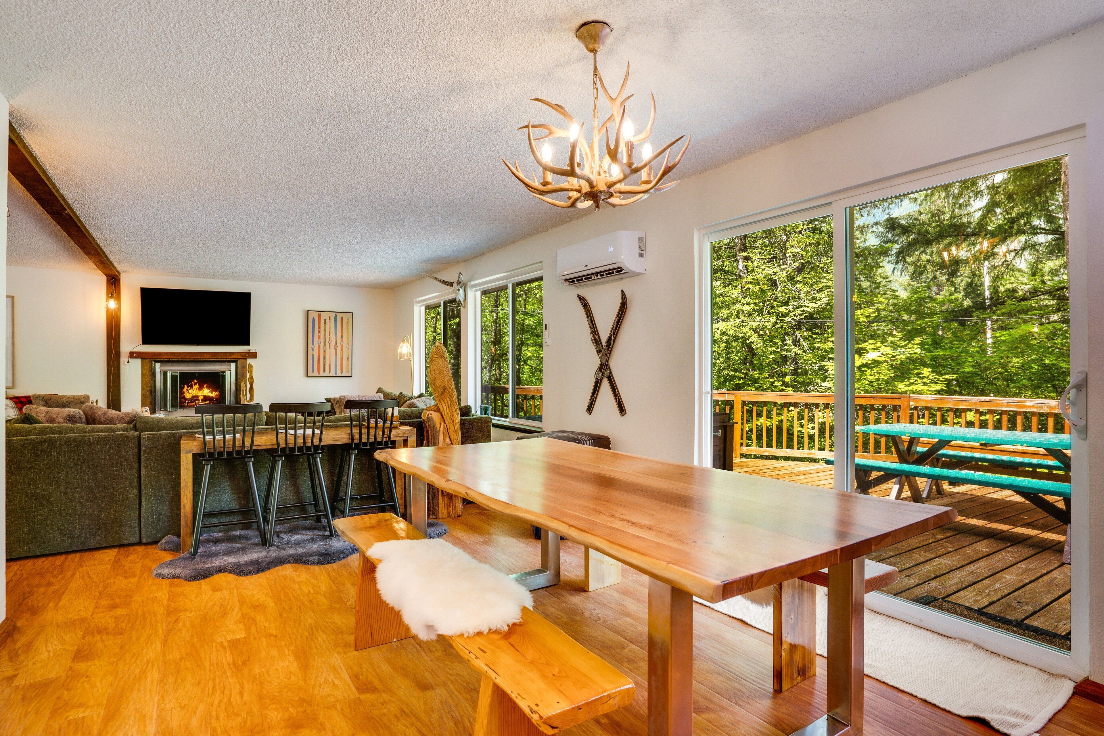 House, 2 Bedrooms | Dining