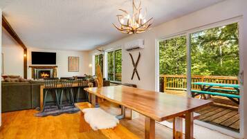 House, 2 Bedrooms | Dining